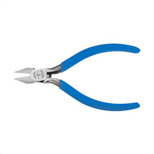 Klein® D244-5C Diagonal Cutting Plier, Electronics Hot Riveted, Narrow Nose Jaw, 11/16 in L x 1/2 in W x 5/16 in Thick Jaw
